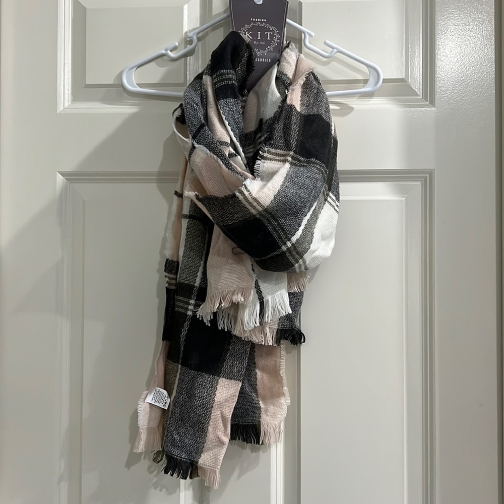 Winter scarf NWT